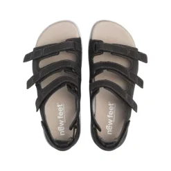 New Feet damesandal med velcrolukning og look-hælkappe